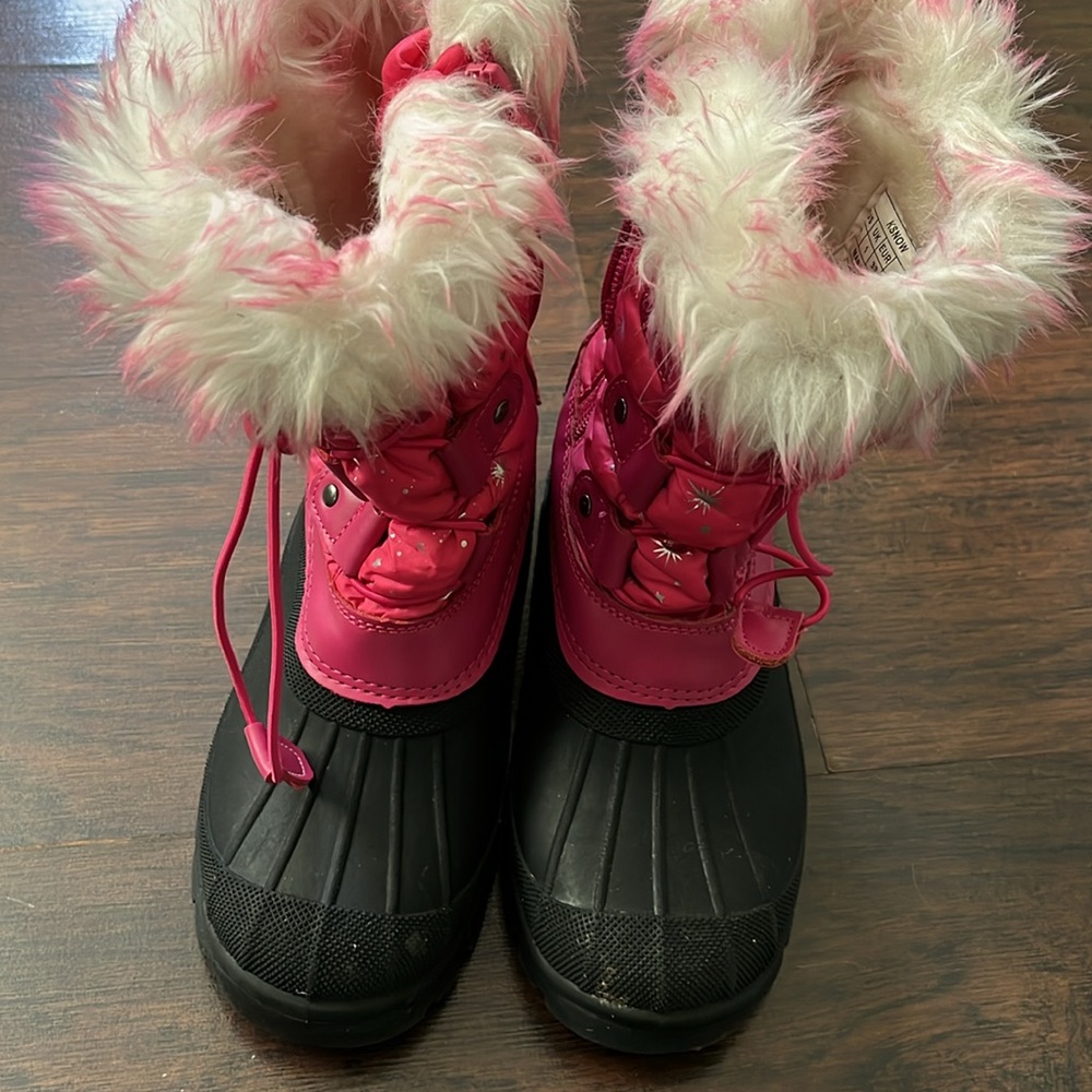 Snow boots